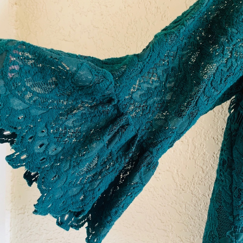 Emerald green cropped lace blouse